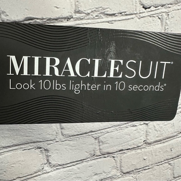 Miraclesuit Peregrina One Piece Shaping Swimsuit Snakeskin Boa Blues 12 NWT - Picture 6 of 12